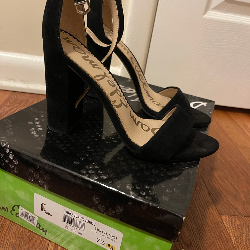 Heels - Picture 3 of 3